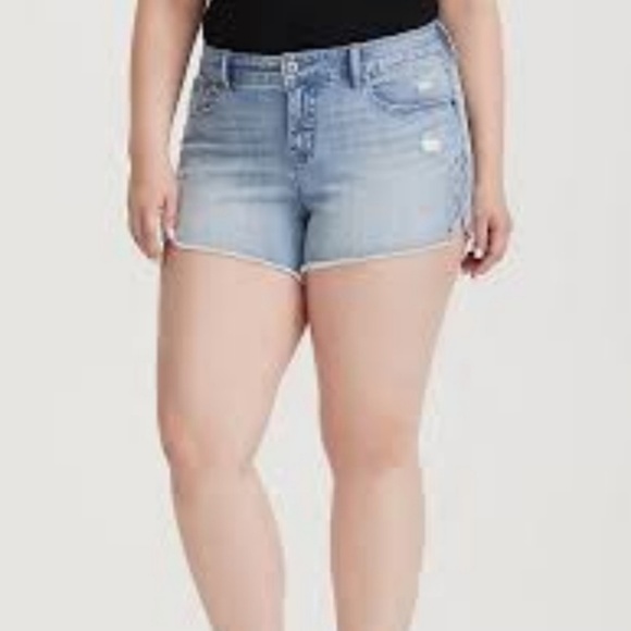 Torrid Grommet Short Jean Shorts Light Wash 24 - Picture 3 of 7